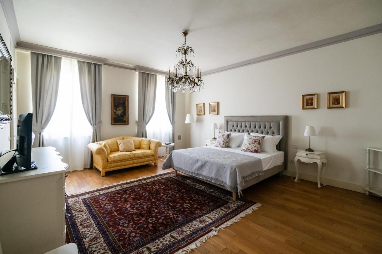 Villa San Pietro Desenzano del Garda Exterior photo